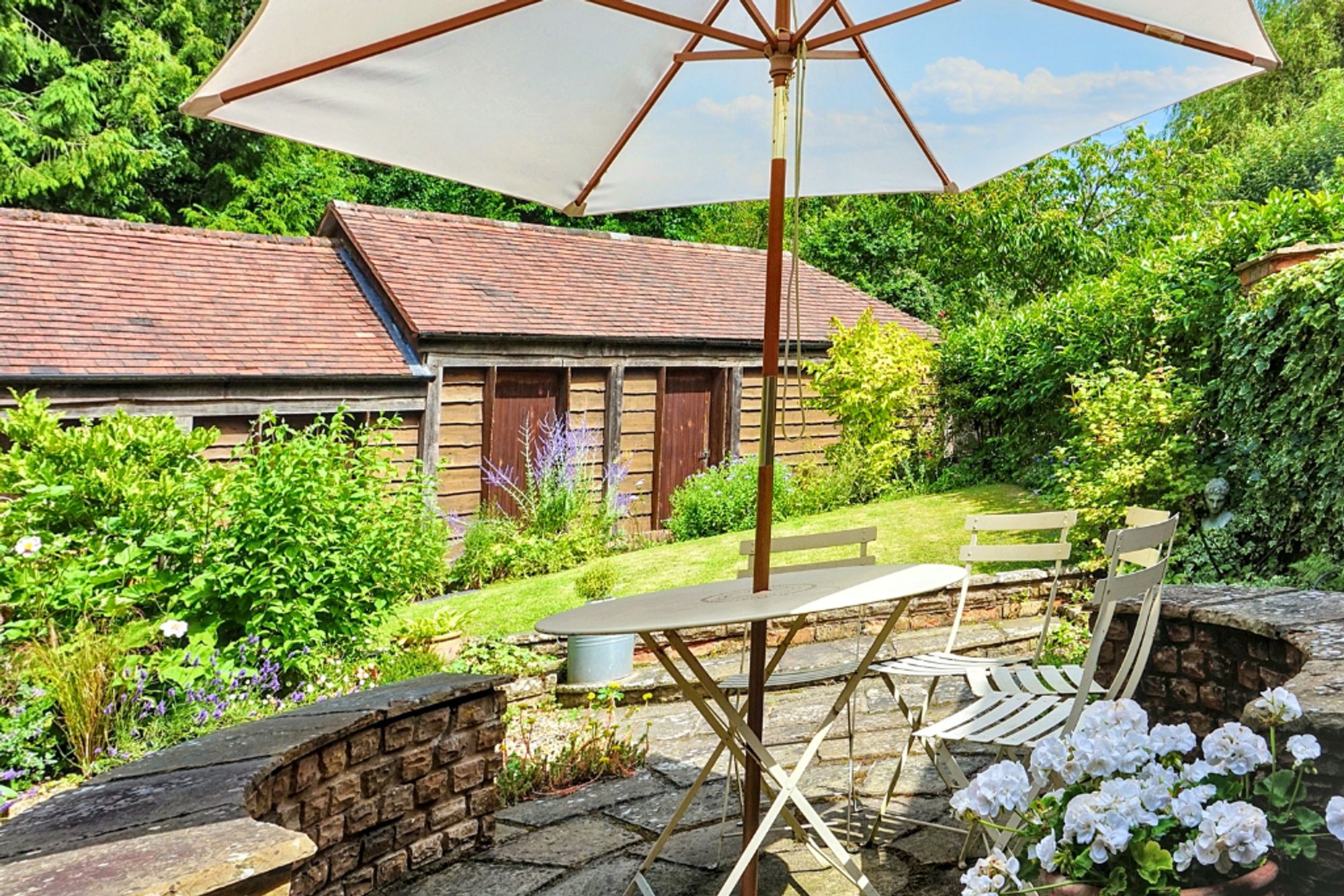 2 bed barn conversion for sale in Halesend Grittles End, Malvern  - Property Image 16
