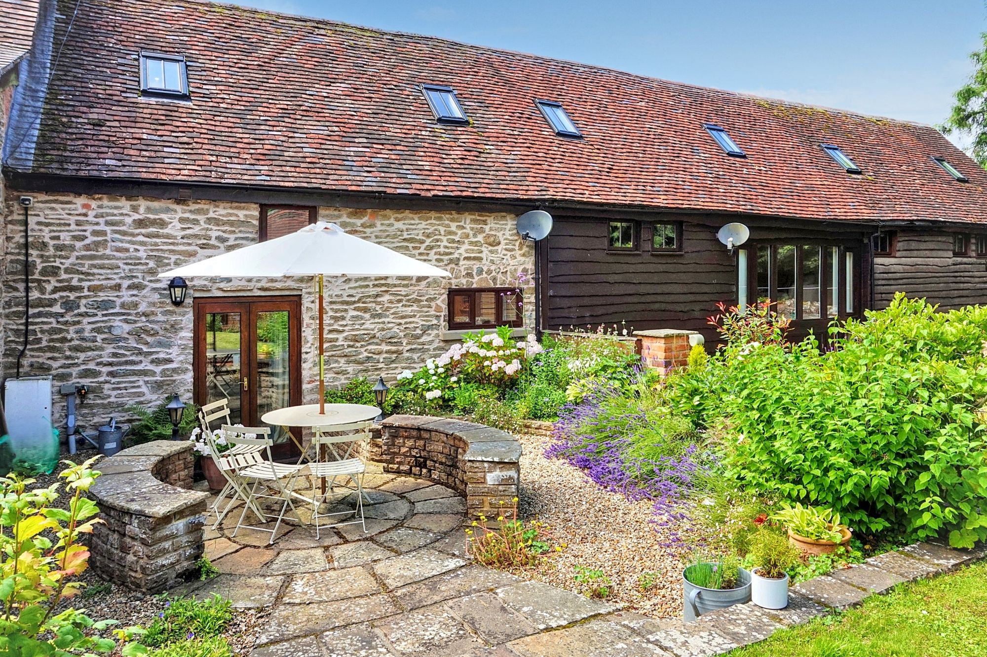 2 bed barn conversion for sale in Halesend Grittles End, Malvern  - Property Image 16