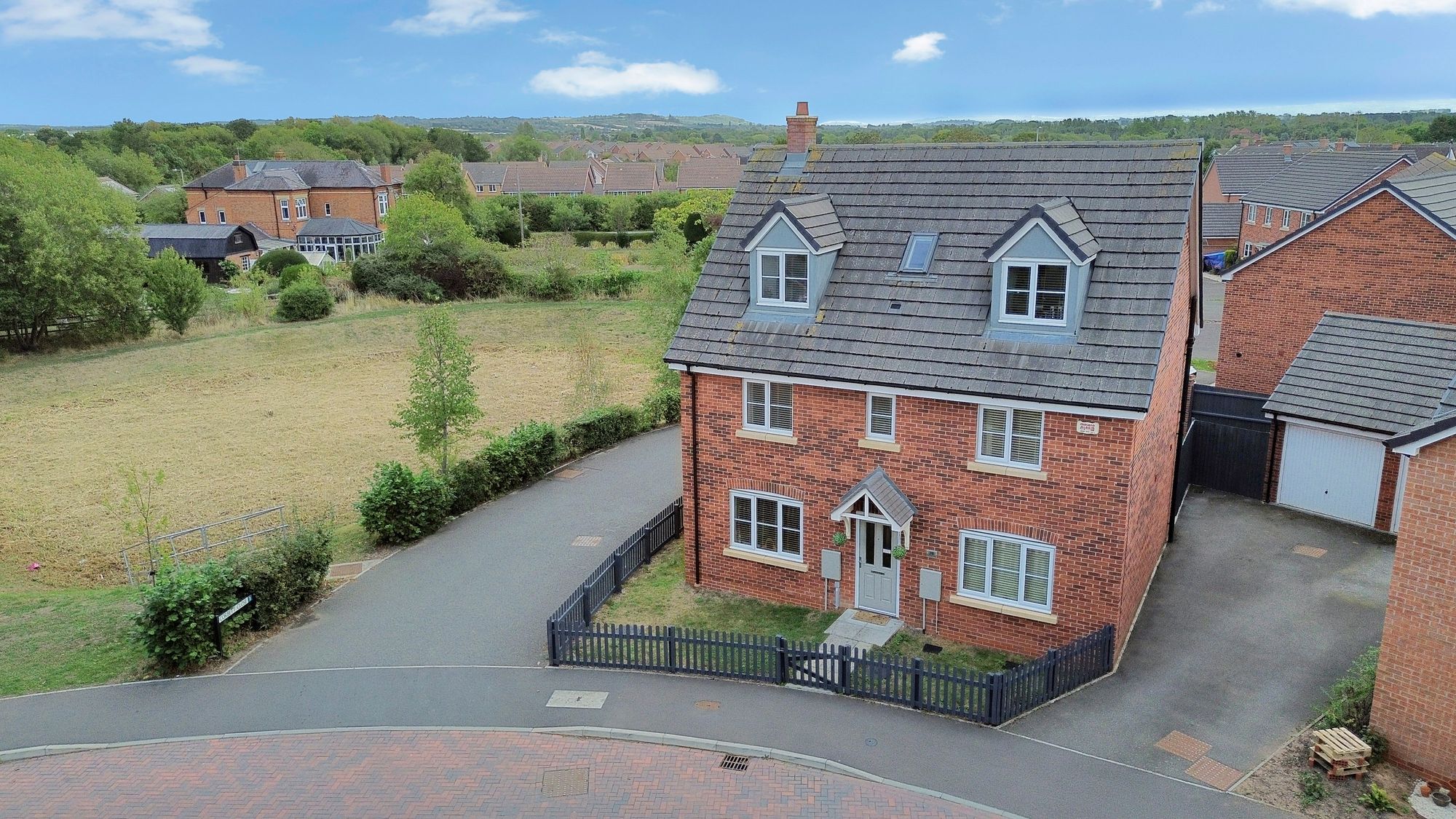 5 bed detached house for sale in Westcott Way, Pershore  - Property Image 1