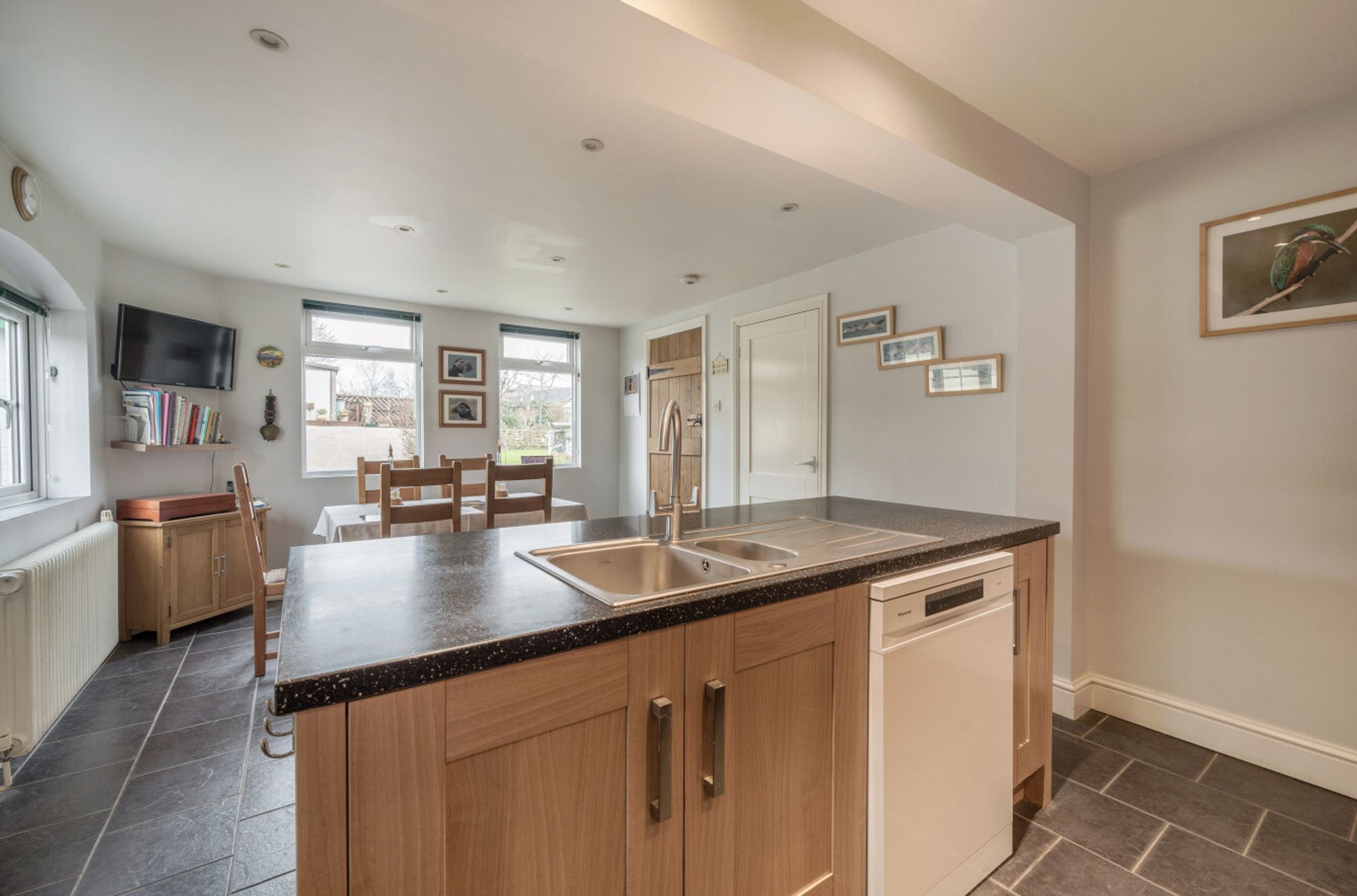 5 bed detached house for sale in High Street, Pershore 1