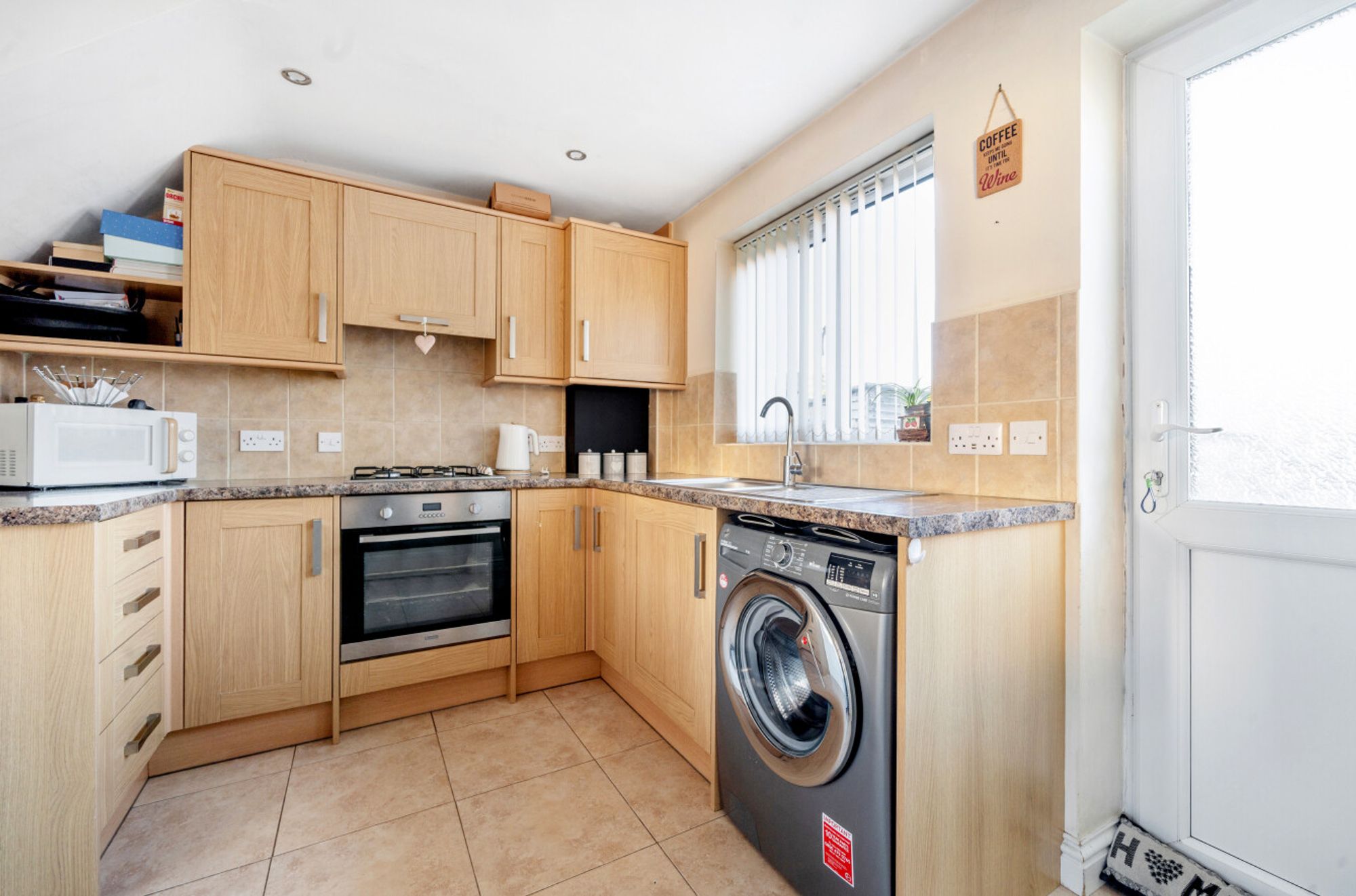 2 bed semi-detached house for sale in Woodward Road, Pershore  - Property Image 3