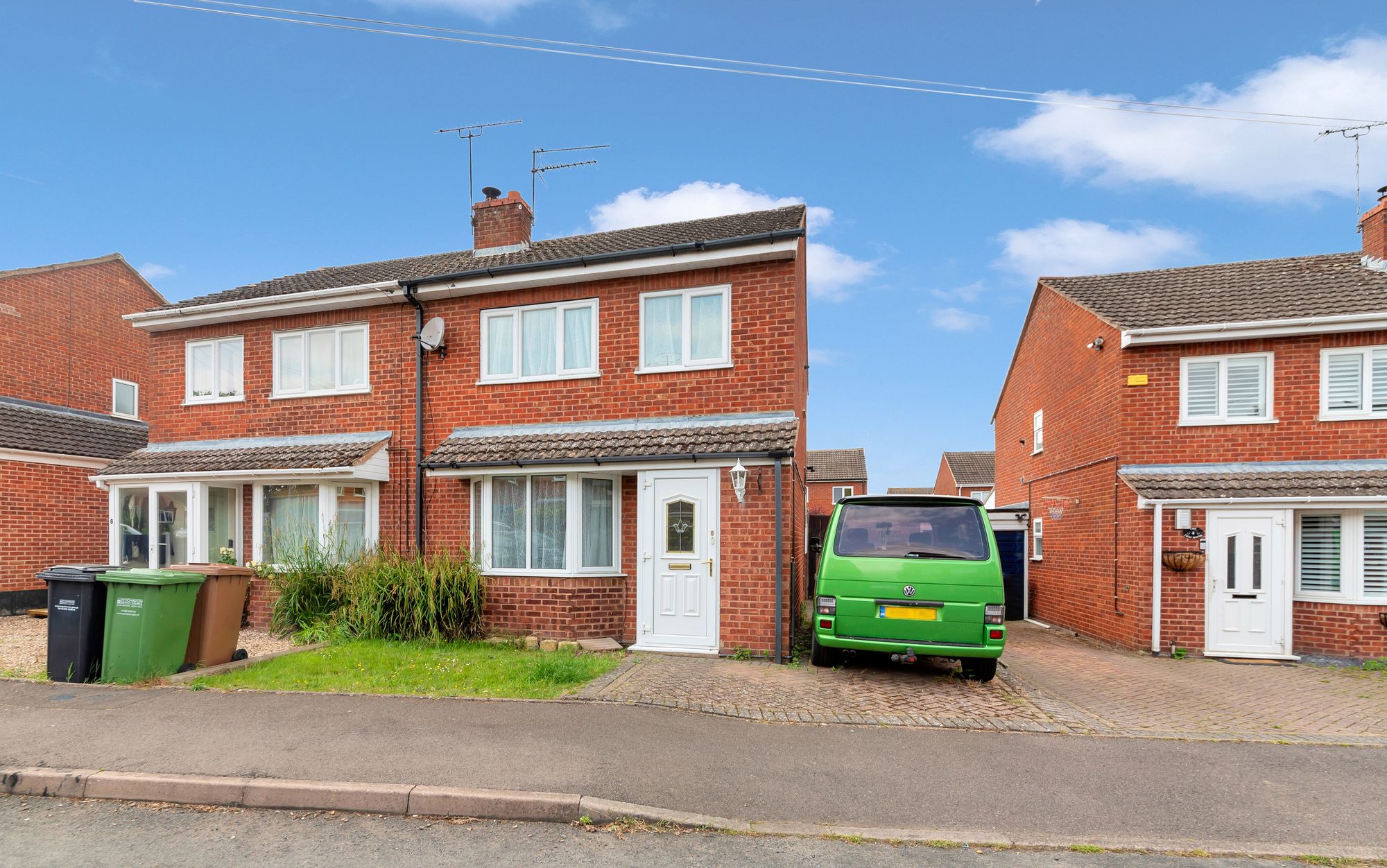 2 bed semi-detached house for sale in Chestnut Close, Pershore  - Property Image 1