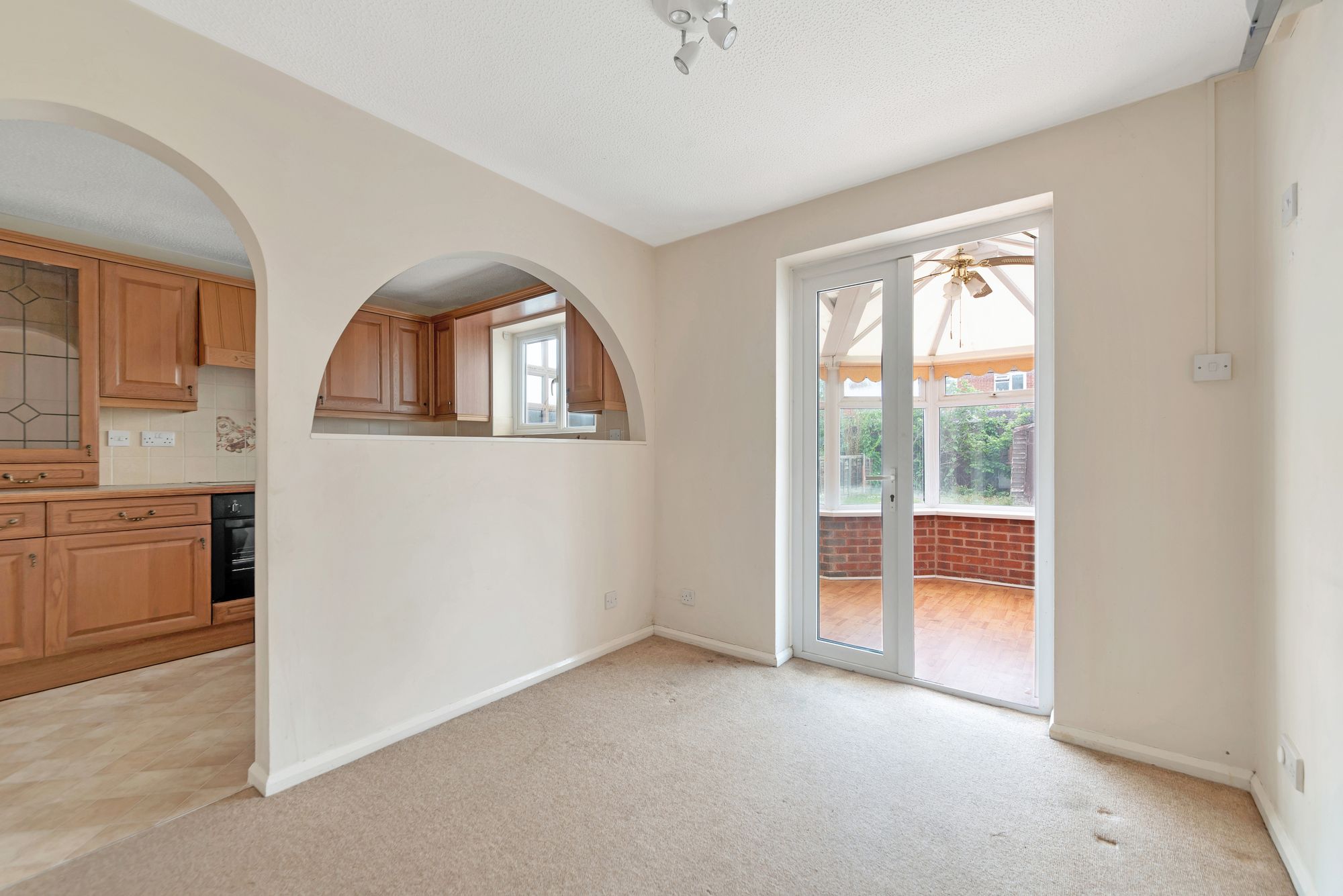 2 bed semi-detached house for sale in Chestnut Close, Pershore  - Property Image 3