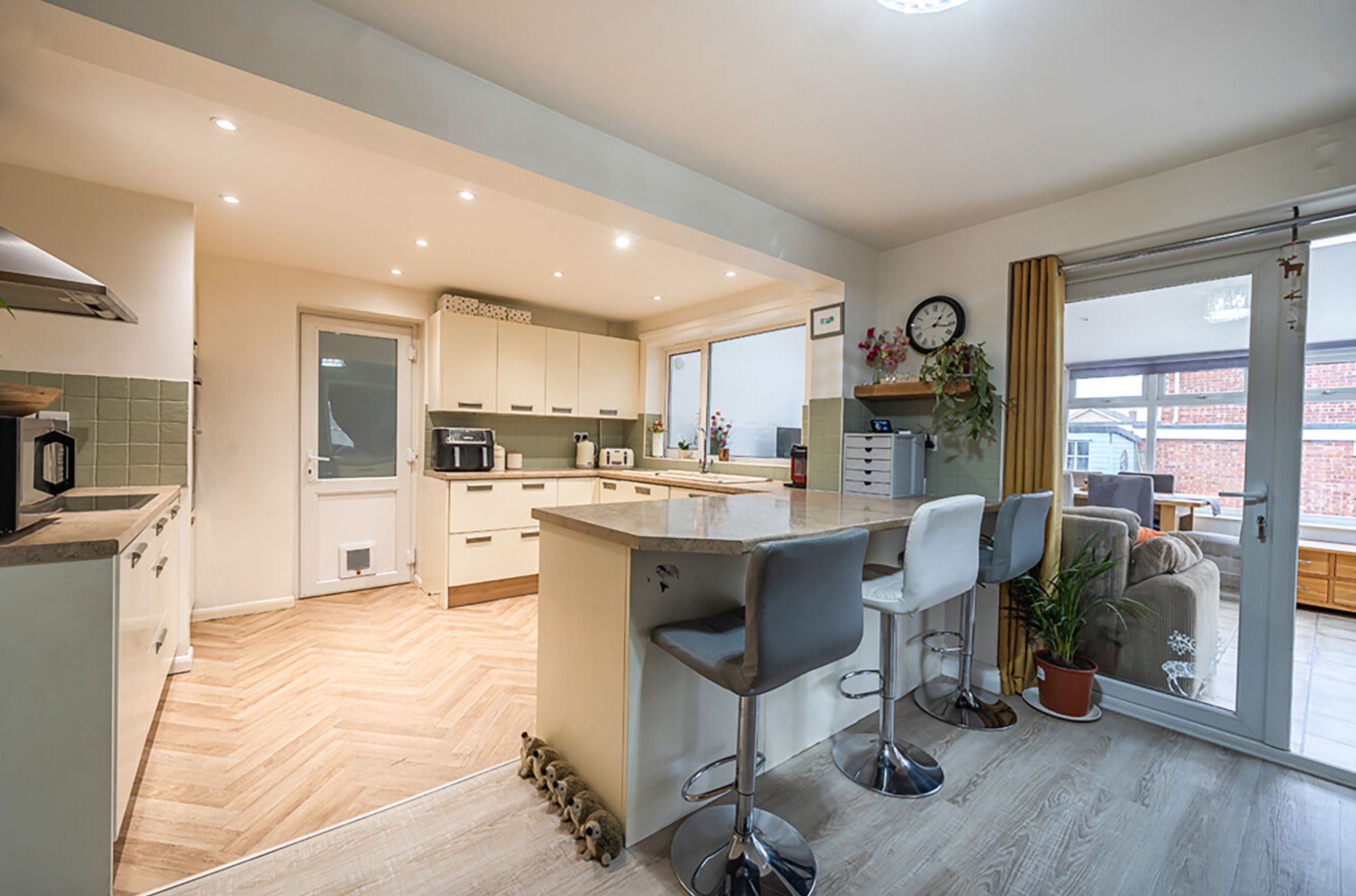 4 bed detached house for sale in Paddock Close, Pershore 1