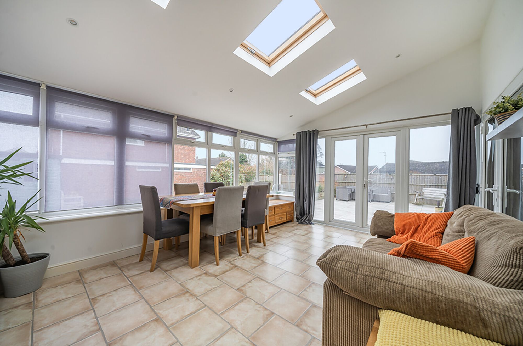 4 bed detached house for sale in Paddock Close, Pershore 5