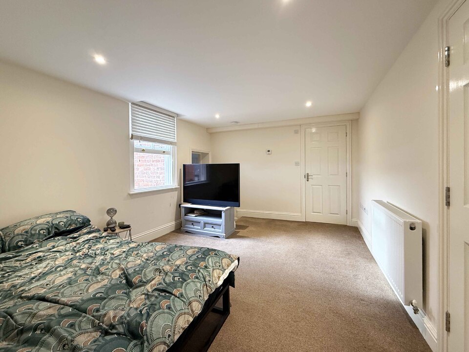 2 bed apartment to rent in Worcester Road, Pershore  - Property Image 2