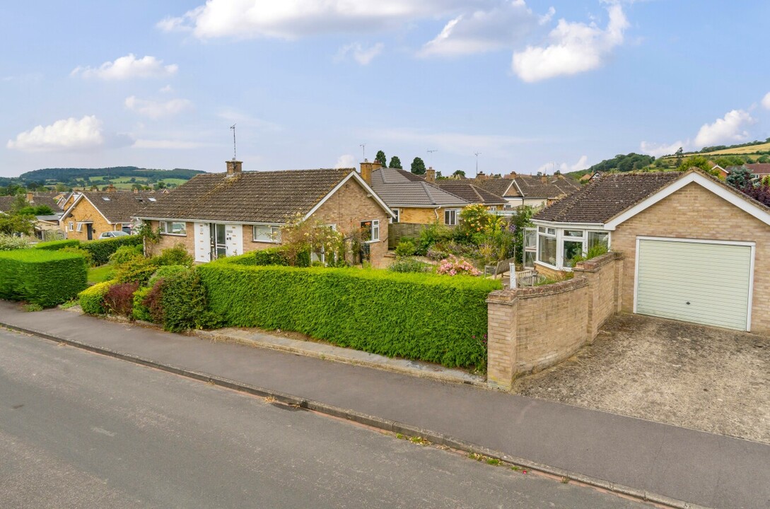 2 bed bungalow for sale in Godwin Road, Cheltenham  - Property Image 1