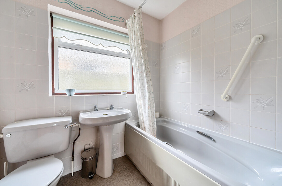 2 bed bungalow for sale in Godwin Road, Cheltenham  - Property Image 10