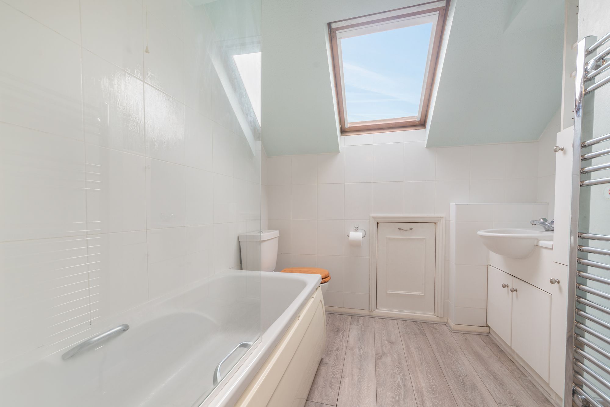 2 bed terraced house for sale in Redland Close, Malvern 13