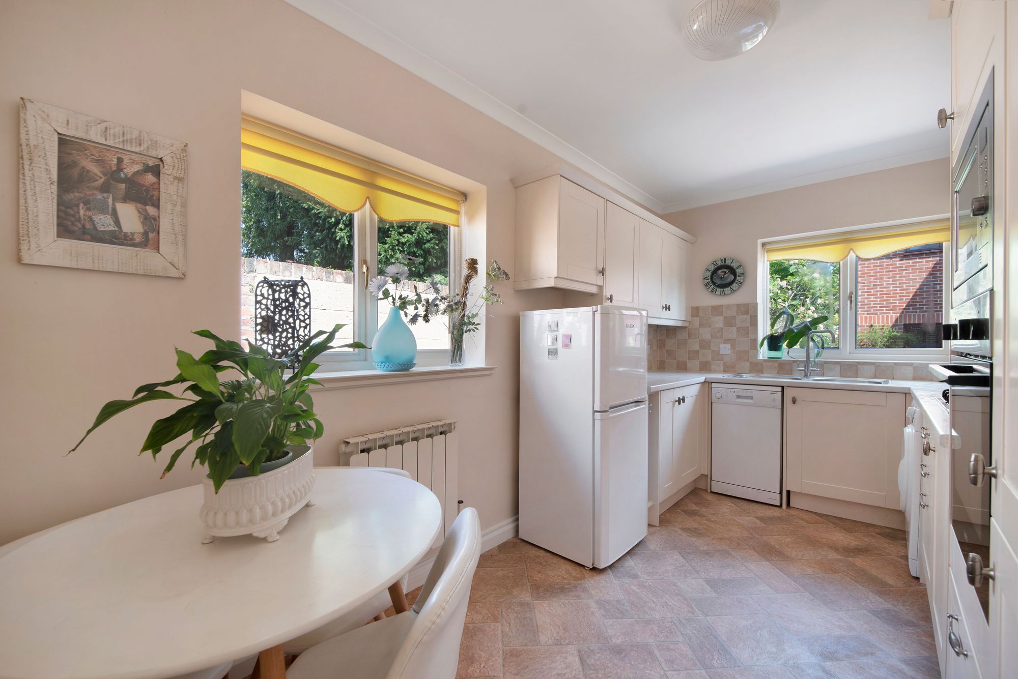 2 bed semi-detached bungalow for sale in Weir Gardens, Pershore  - Property Image 5