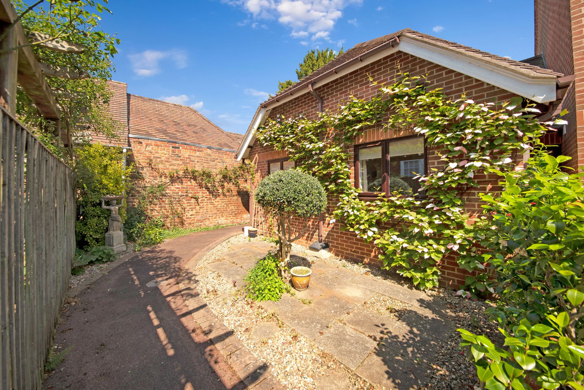 2 bed semi-detached bungalow for sale in Weir Gardens, Pershore  - Property Image 16