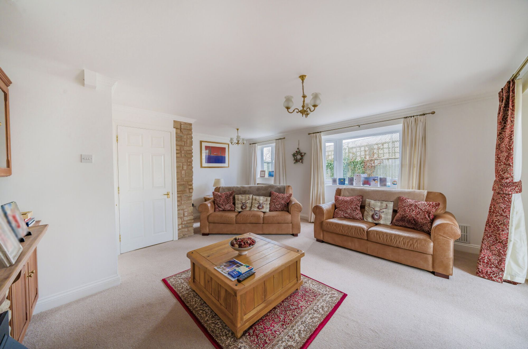 3 bed end of terrace house for sale in Cheltenham Road, Broadway 4