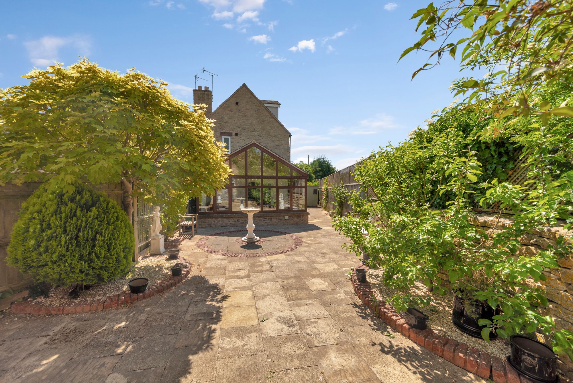 3 bed end of terrace house for sale in Cheltenham Road, Broadway  - Property Image 2