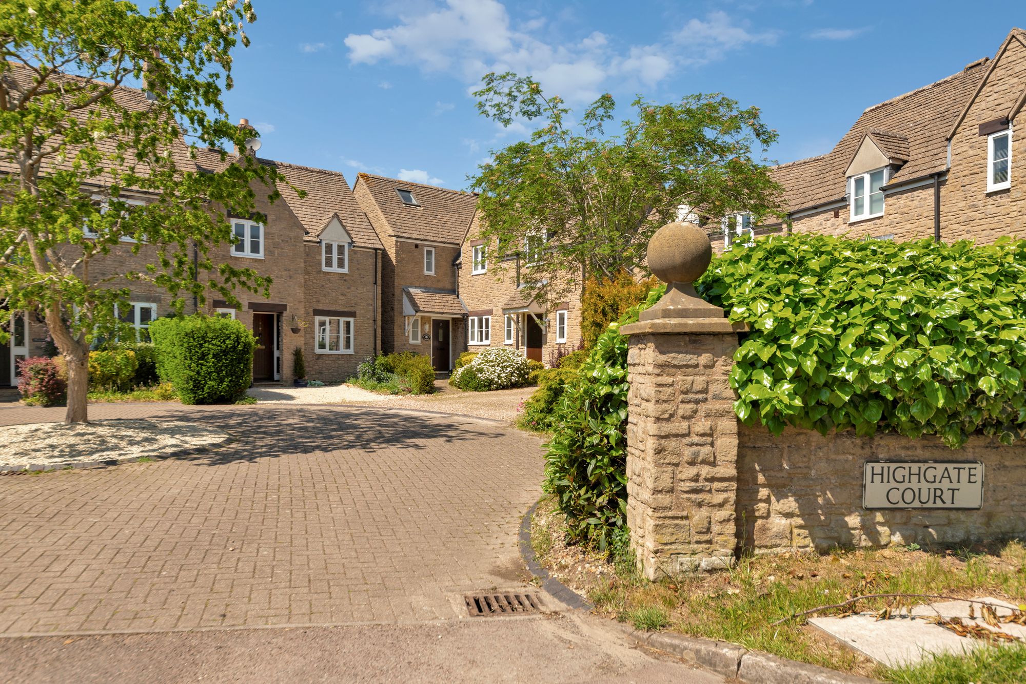 3 bed end of terrace house for sale in Cheltenham Road, Broadway - Property Image 1