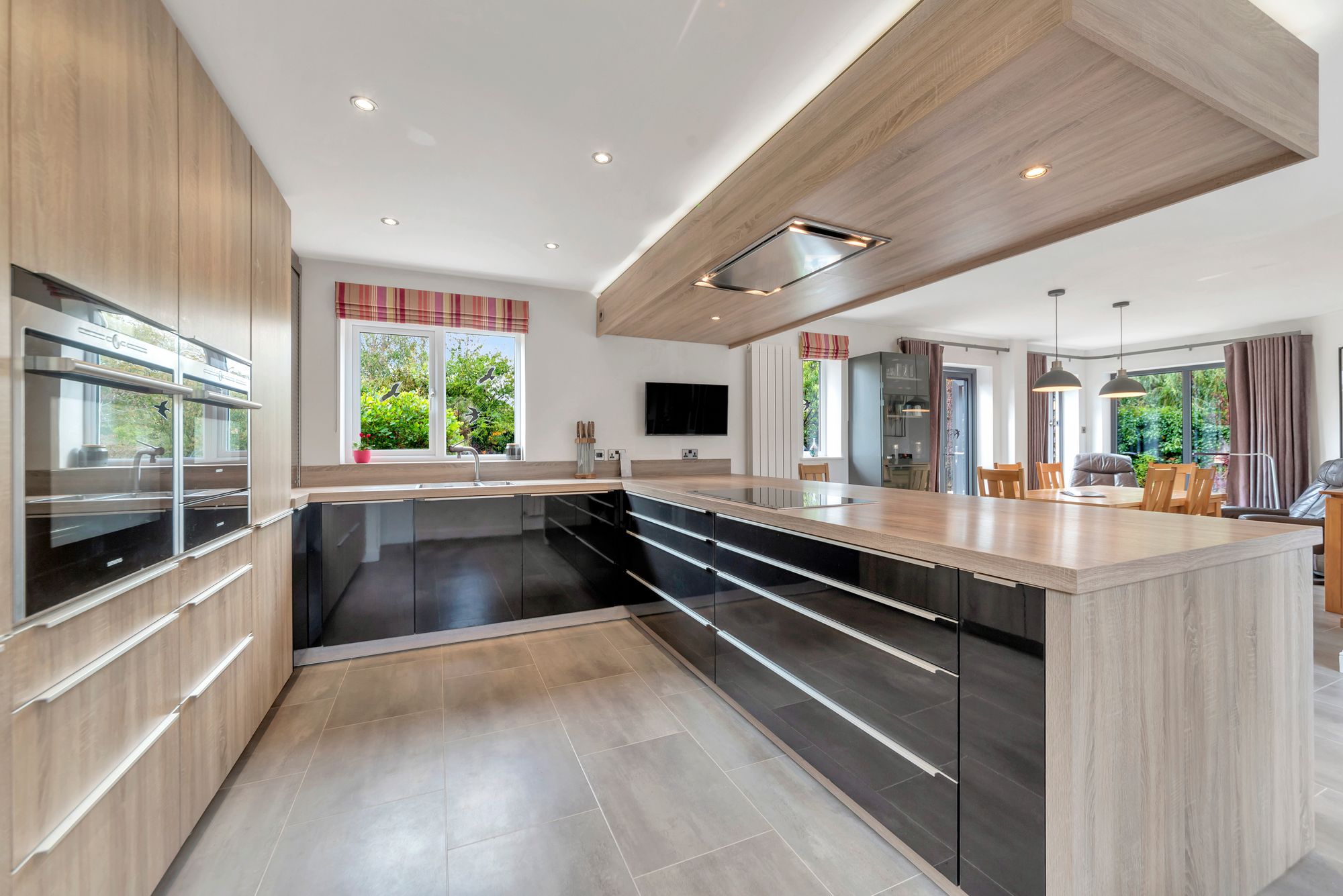 4 bed detached house for sale in Hillend Road, Tewkesbury 2