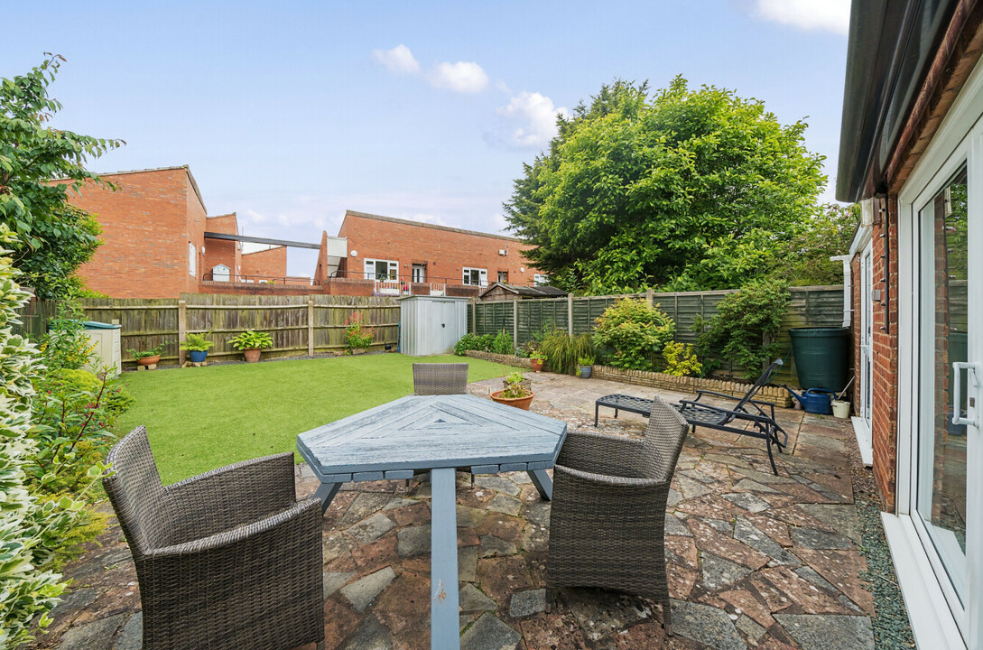 3 bed semi-detached house for sale in Paddock Close, Pershore  - Property Image 15