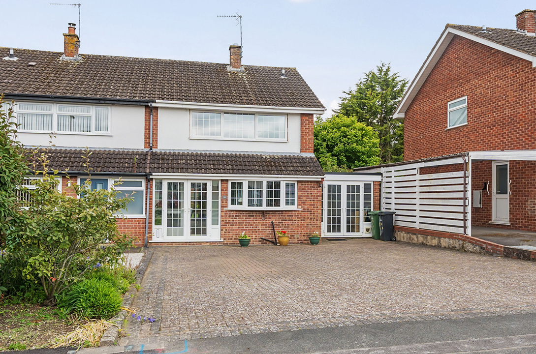 3 bed semi-detached house for sale in Paddock Close, Pershore  - Property Image 1