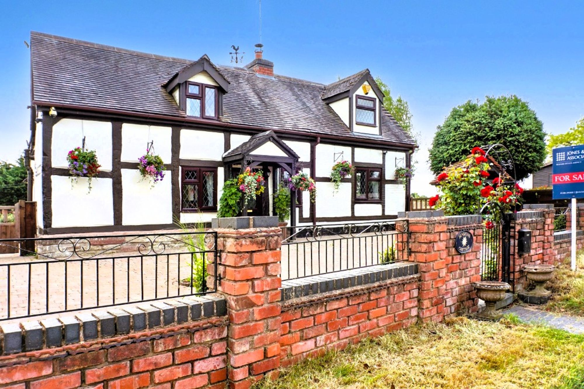 3 bed detached house for sale in Evesham Road, Worcester  - Property Image 4