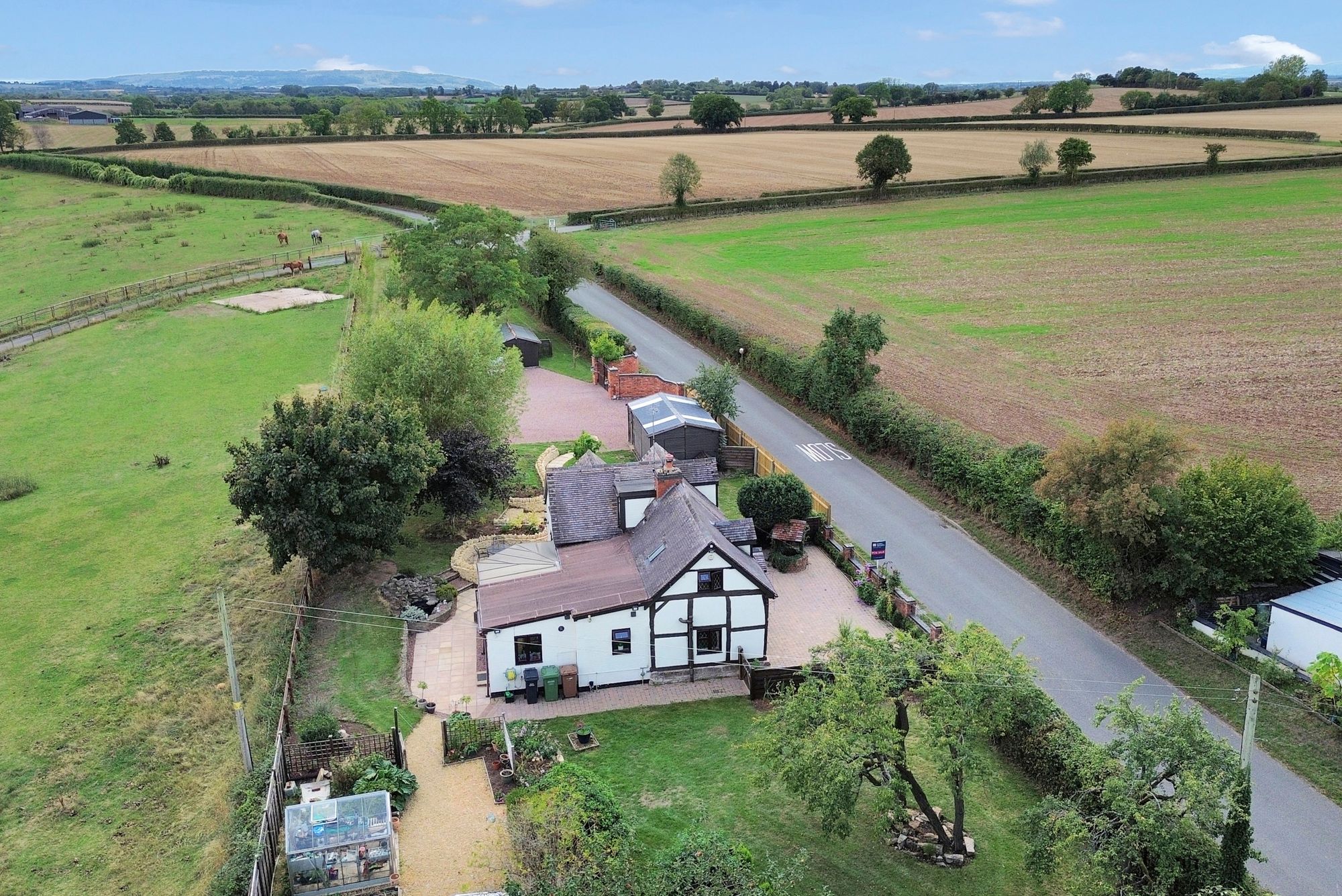 2 bed detached cottage for sale in Evesham Road, Worcester  - Property Image 3