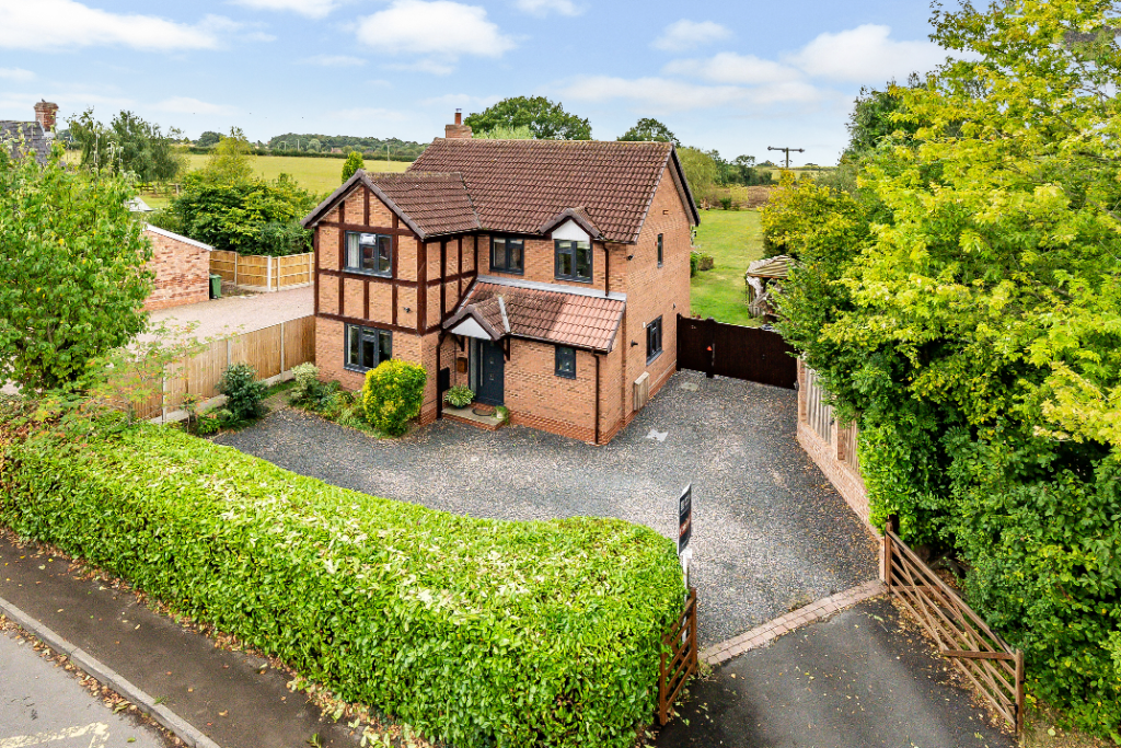 4 bed detached house for sale in Wadborough Road, Worcester  - Property Image 1