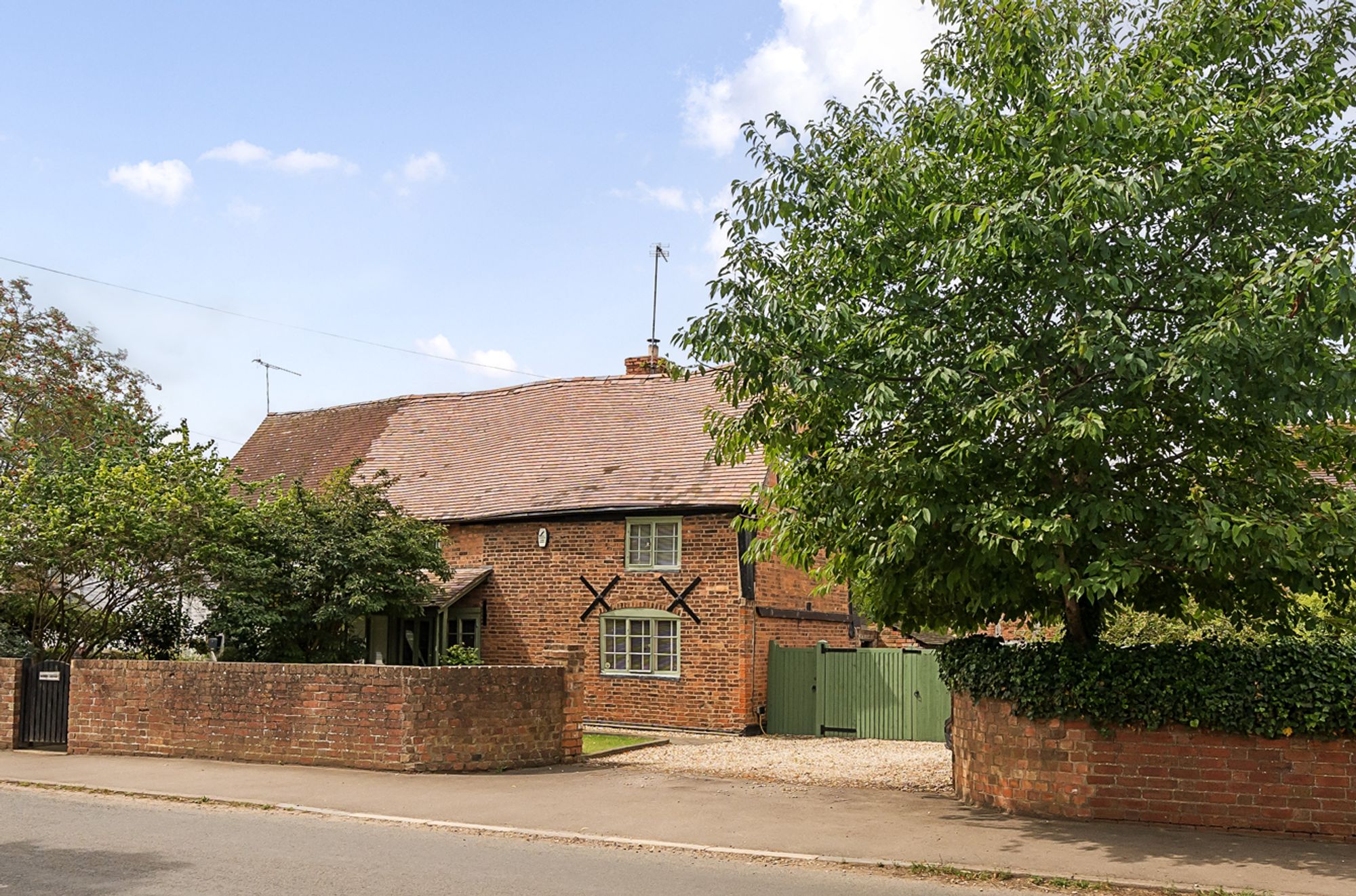 3 bed semi-detached house for sale in Station Road, Pershore  - Property Image 1