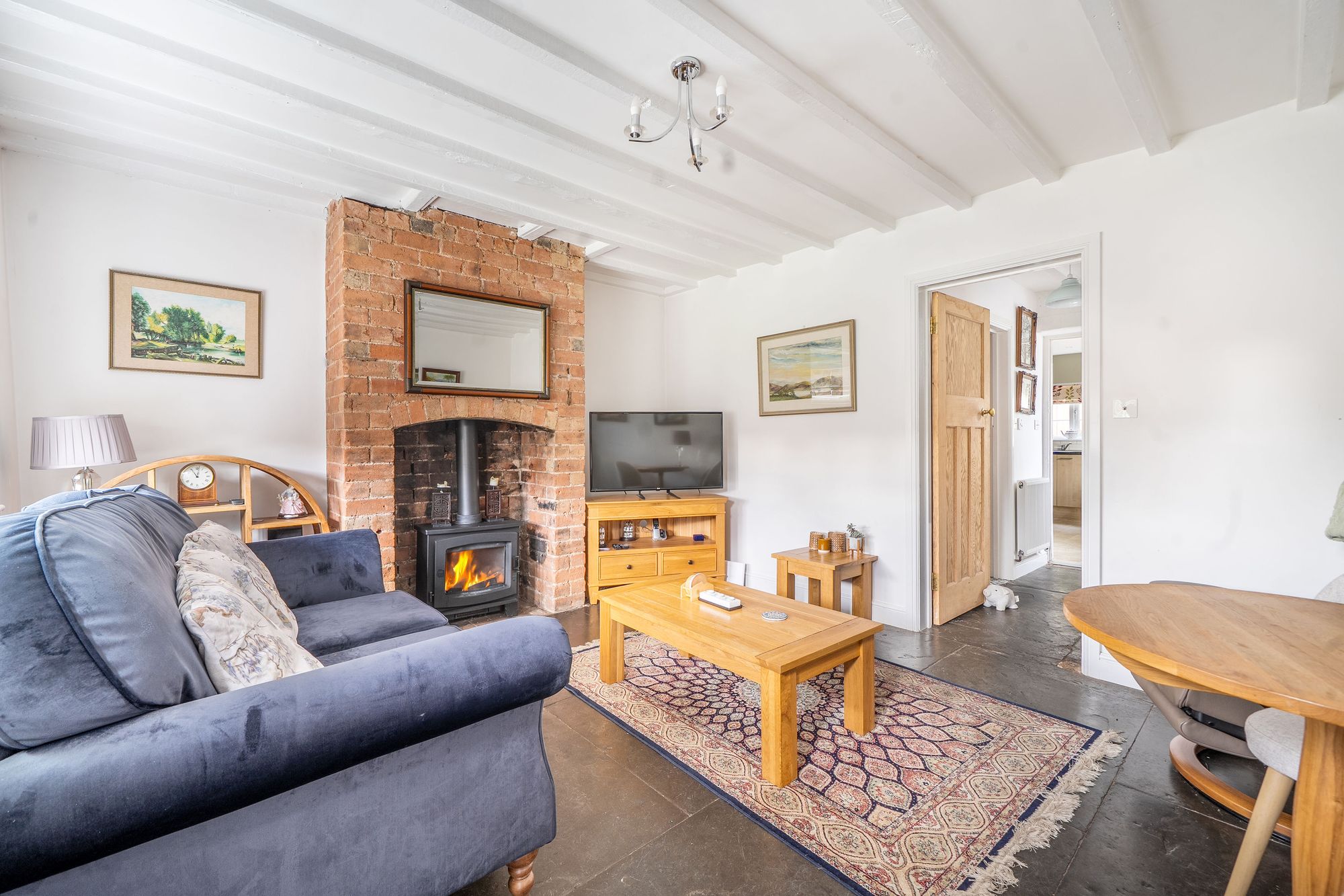2 bed semi-detached cottage for sale in Farm Street, Pershore 2