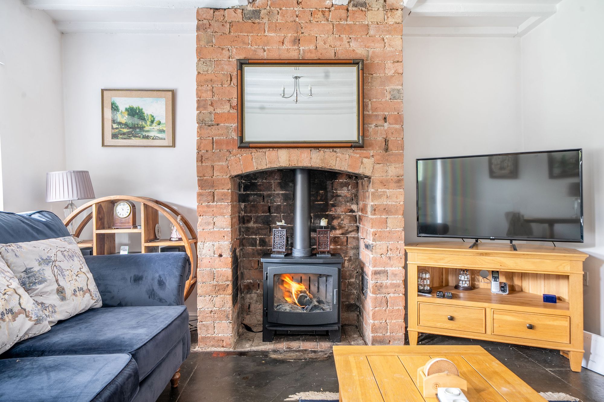 2 bed semi-detached cottage for sale in Farm Street, Pershore  - Property Image 2