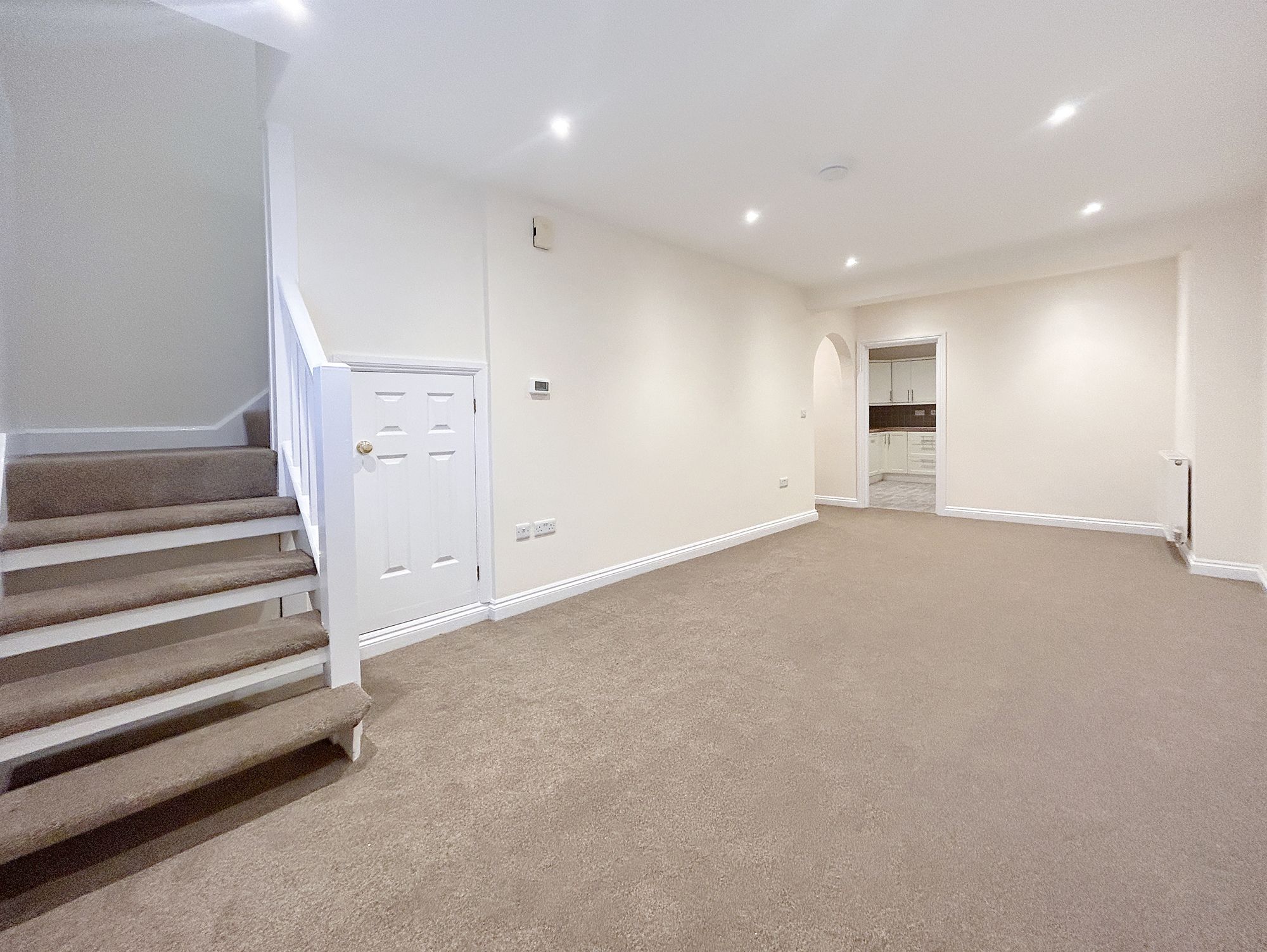 3 bed flat to rent in Bridge Street, Pershore 3