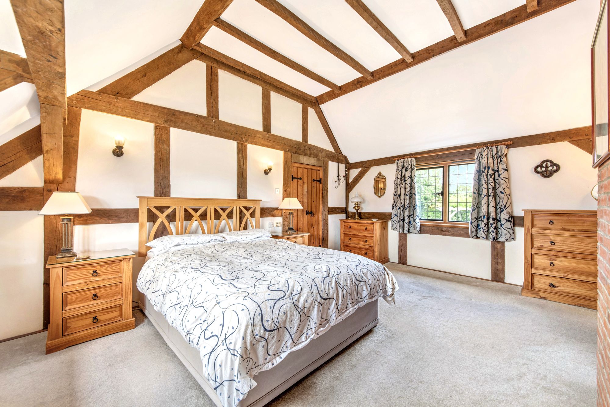 3 bed detached house for sale in Main Street, Pershore 8