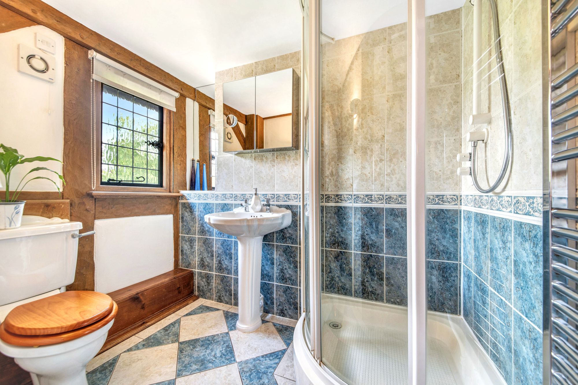 3 bed detached house for sale in Main Street, Pershore 10