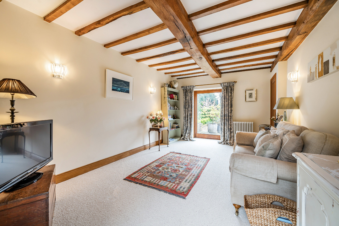 2 bed barn conversion for sale in The Halesend, Malvern  - Property Image 3