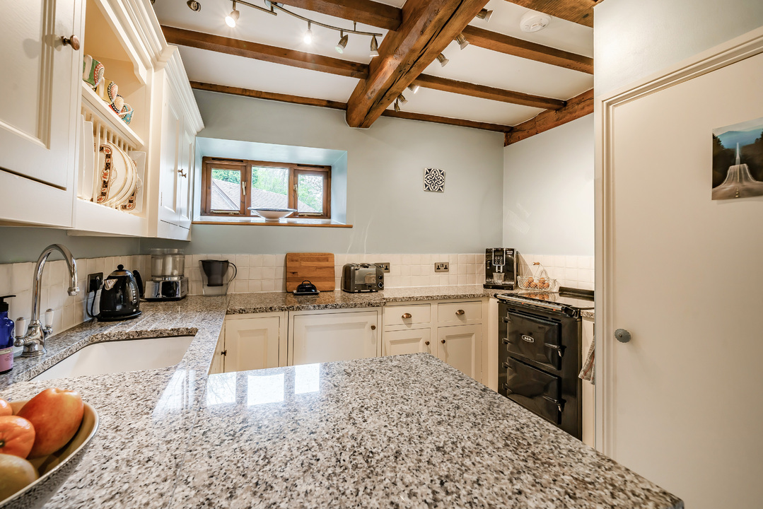 2 bed barn conversion for sale in The Halesend, Malvern  - Property Image 7