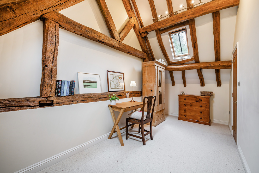 2 bed barn conversion for sale in The Halesend, Malvern  - Property Image 11