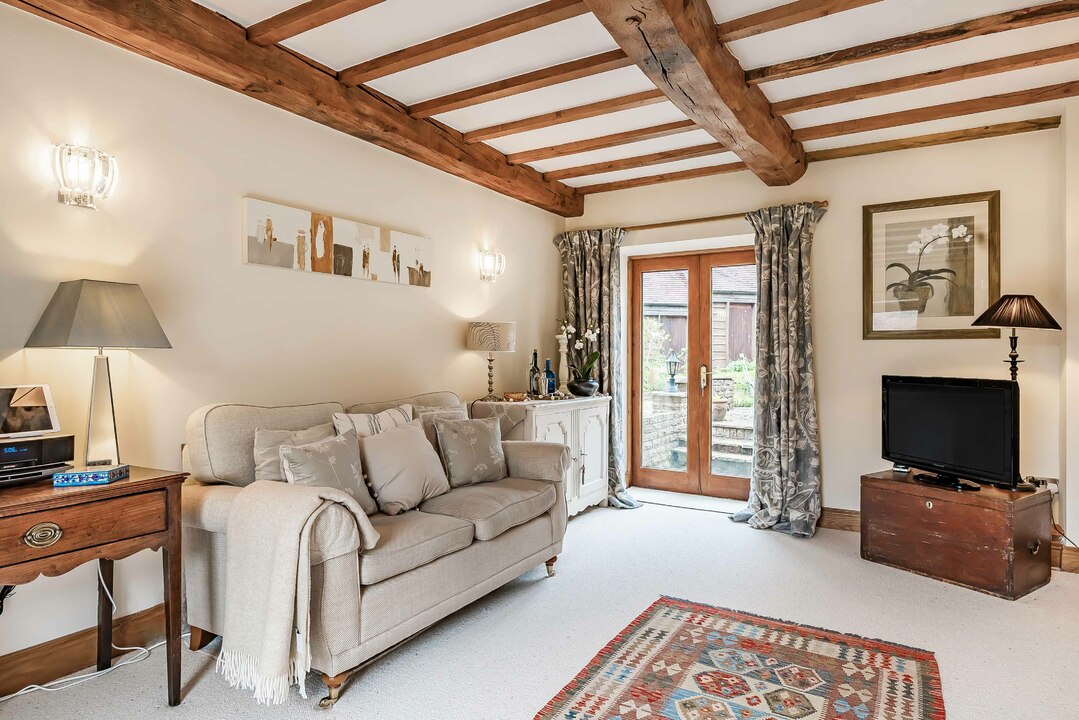 2 bed barn conversion for sale in The Halesend, Malvern  - Property Image 2