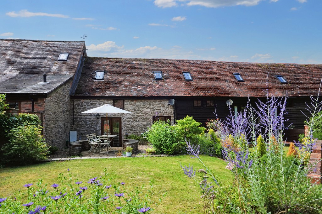 2 bed barn conversion for sale in The Halesend, Malvern  - Property Image 17