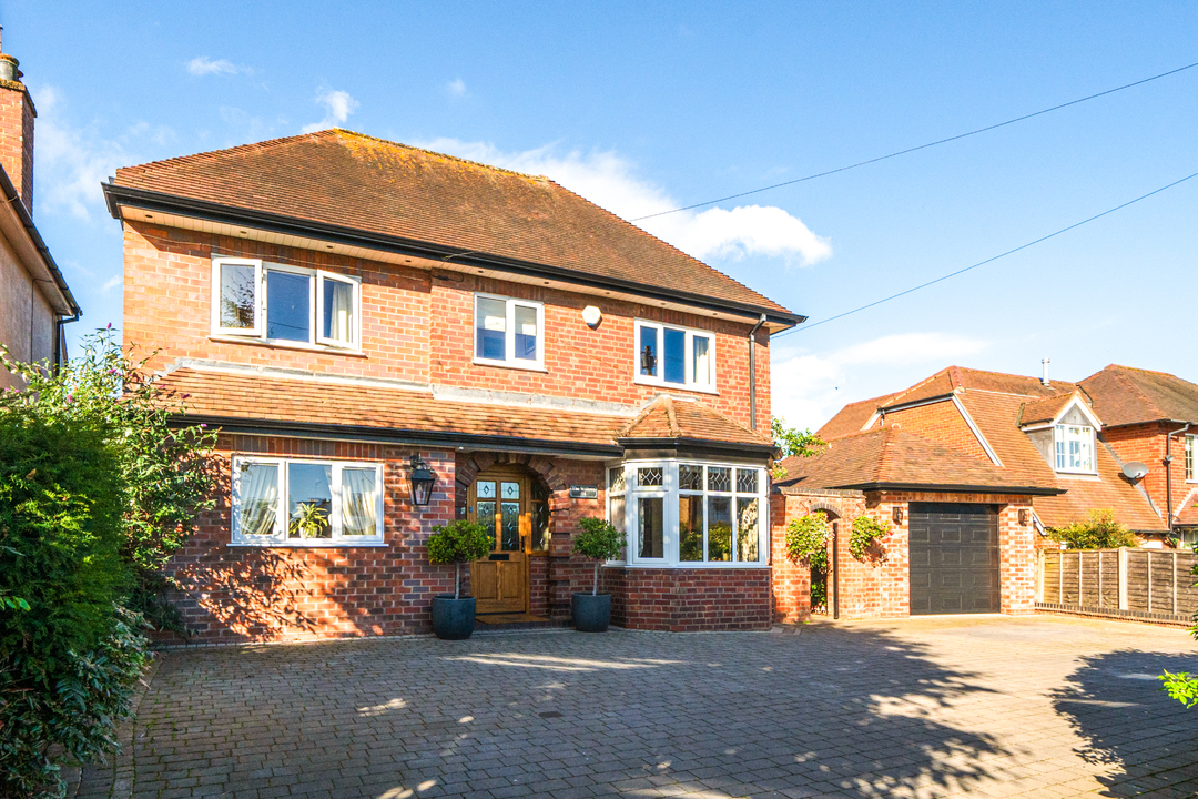 5 bed detached house for sale in Moor Hall Lane, Stourport-on-Severn  - Property Image 3