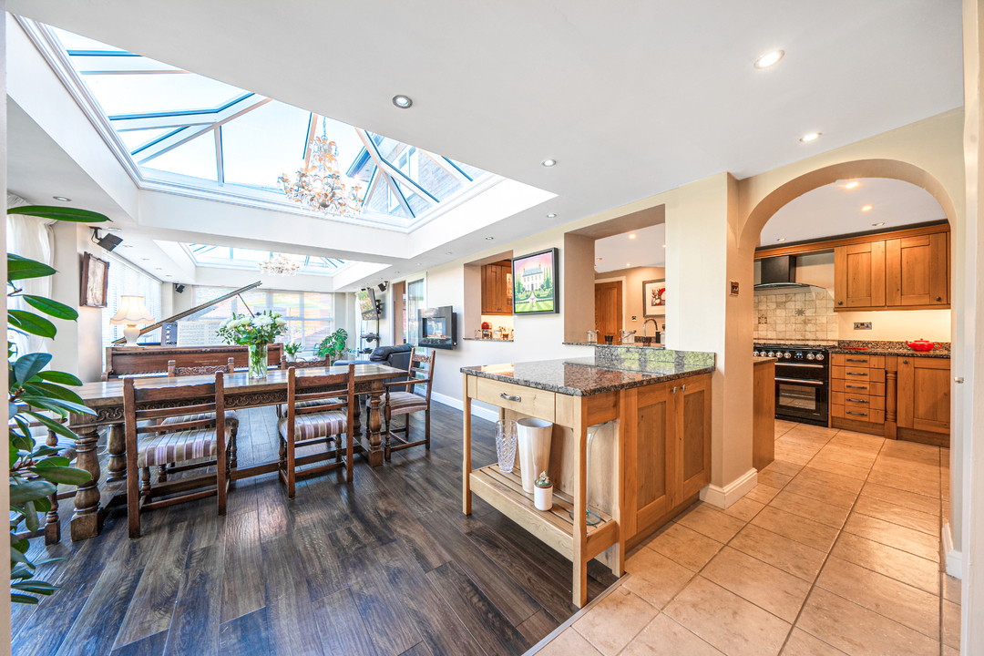 5 bed detached house for sale in Moor Hall Lane, Stourport-on-Severn  - Property Image 9