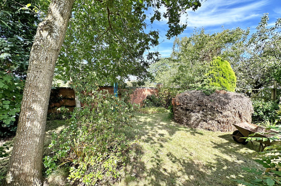 3 bed detached bungalow for sale in Blacksmiths Lane, Pershore  - Property Image 12