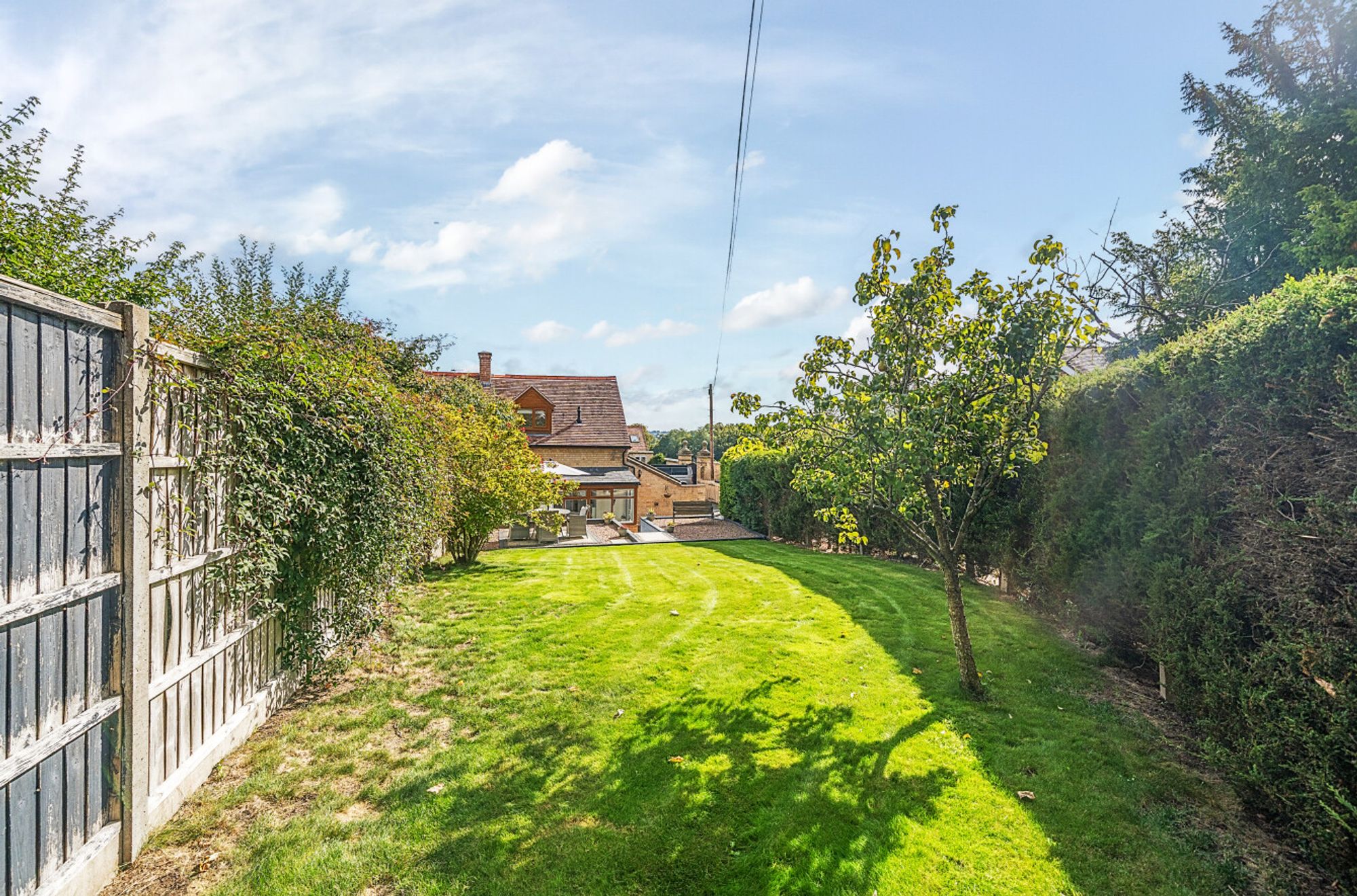 2 bed semi-detached house for sale in Upton Road, Worcester  - Property Image 2