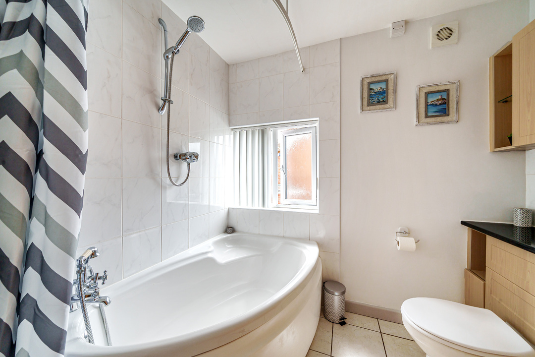 3 bed semi-detached house for sale in Sebright Avenue, Worcester  - Property Image 10