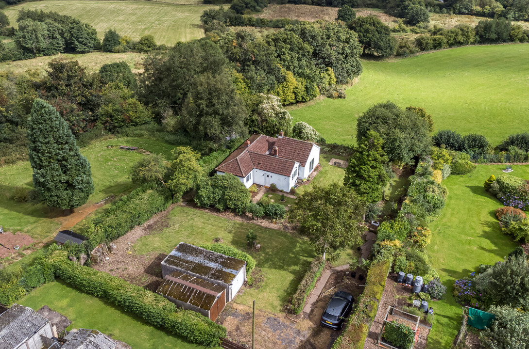 3 bed detached bungalow for sale in Bromsgrove Road, Romsley  - Property Image 3