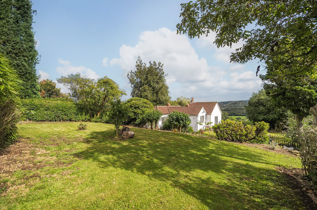 3 bed detached bungalow for sale in Bromsgrove Road, Romsley  - Property Image 13