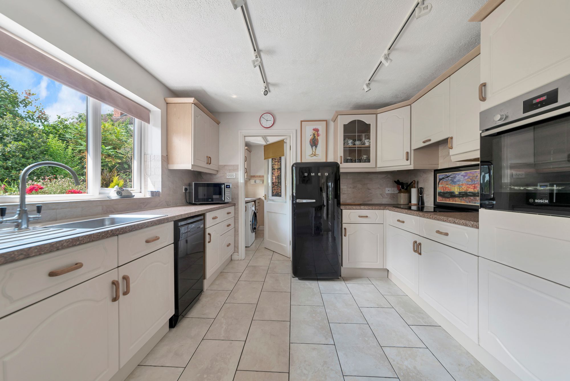 3 bed detached bungalow for sale in Crown Lane, Worcester  - Property Image 2