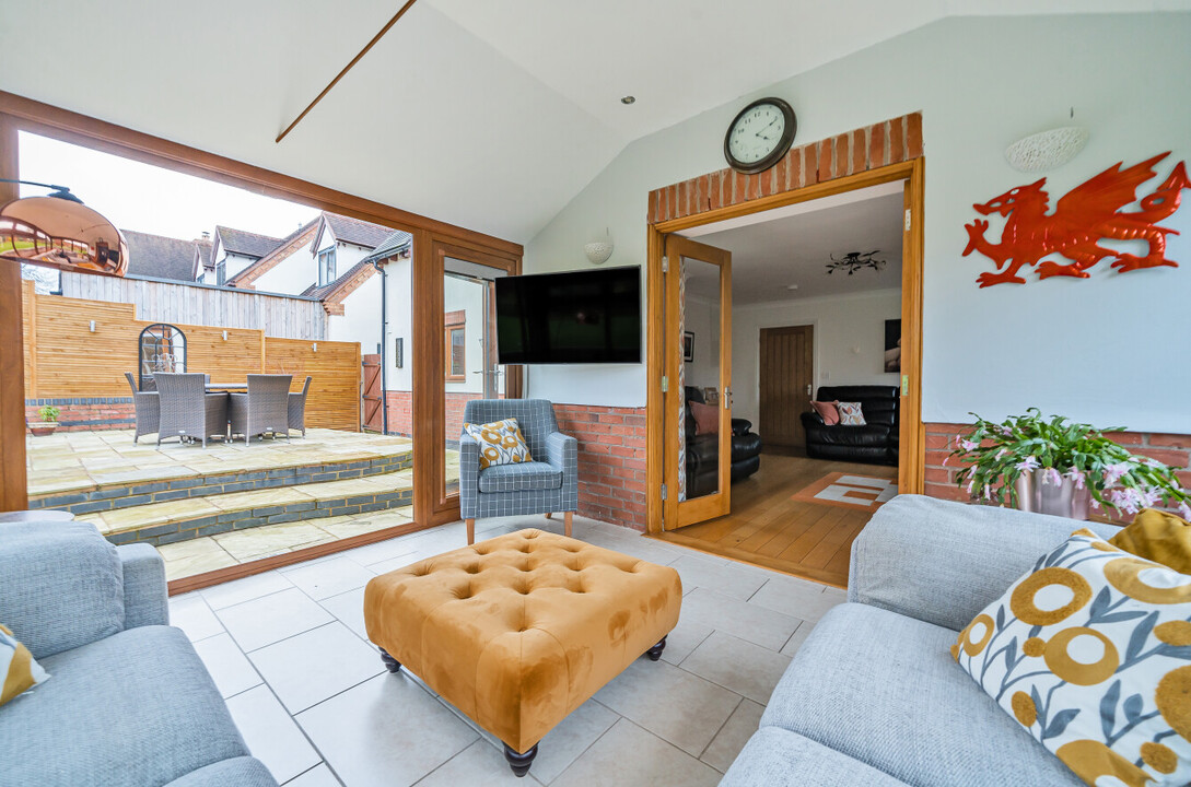 3 bed detached house for sale in Defford, Worcester  - Property Image 8