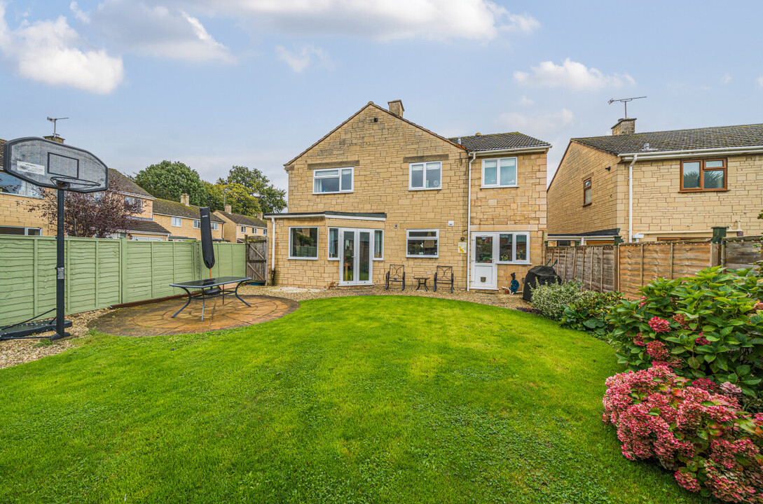 4 bed detached house for sale in Oak Gardens, Tewkesbury  - Property Image 18