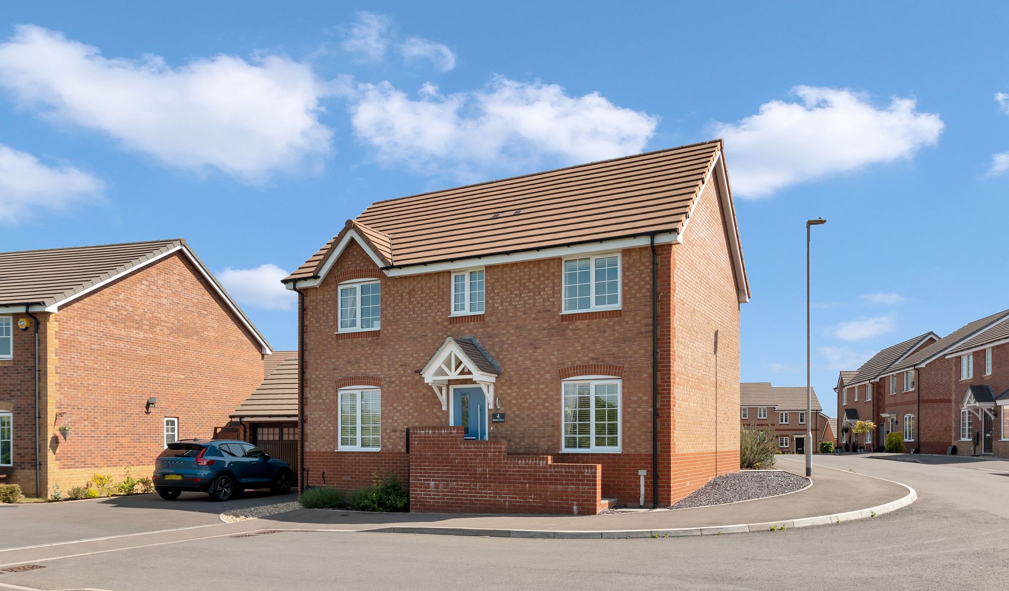3 bed detached house for sale in Skylark Drive, Pershore  - Property Image 1