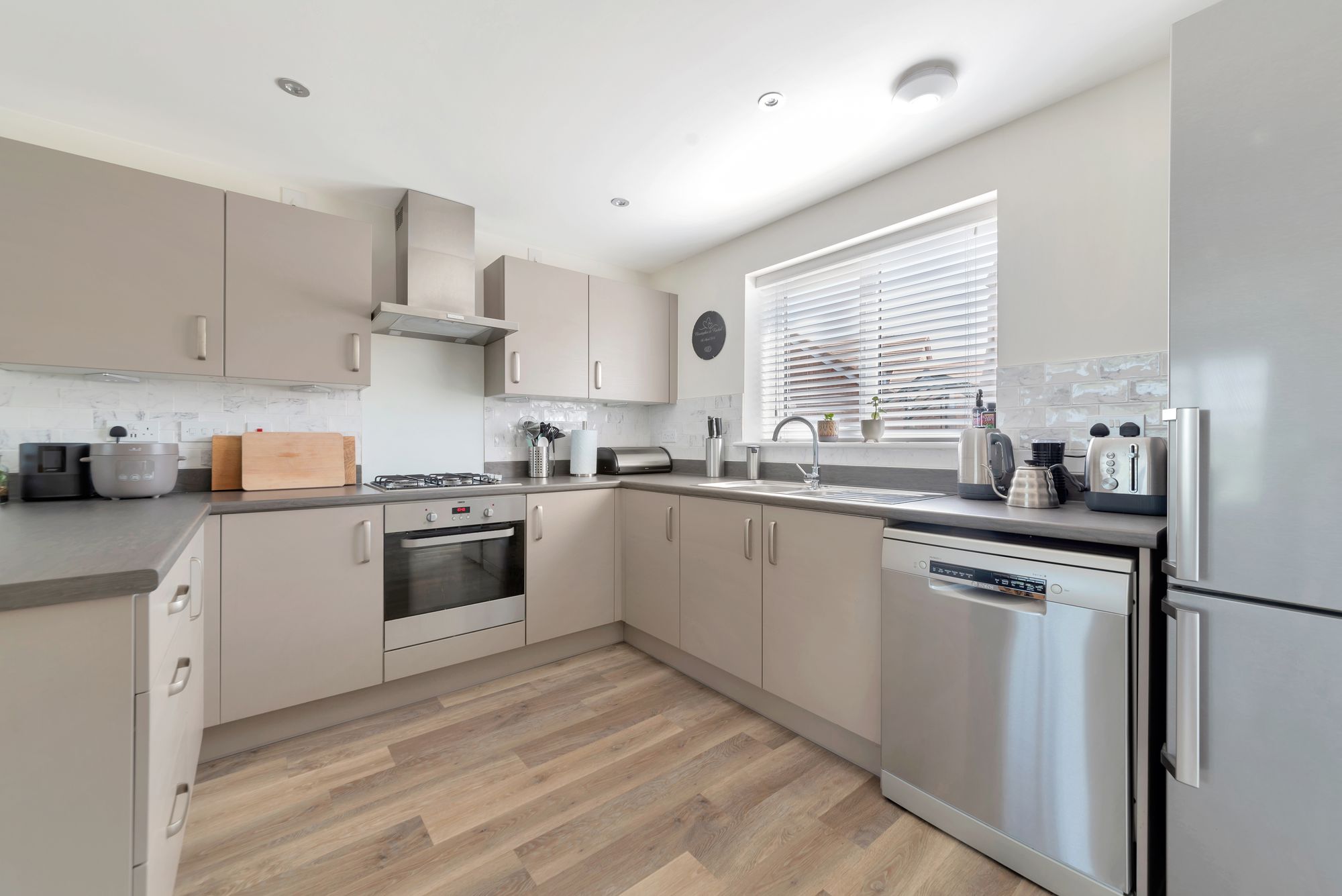 3 bed detached house for sale in Skylark Drive, Pershore  - Property Image 2