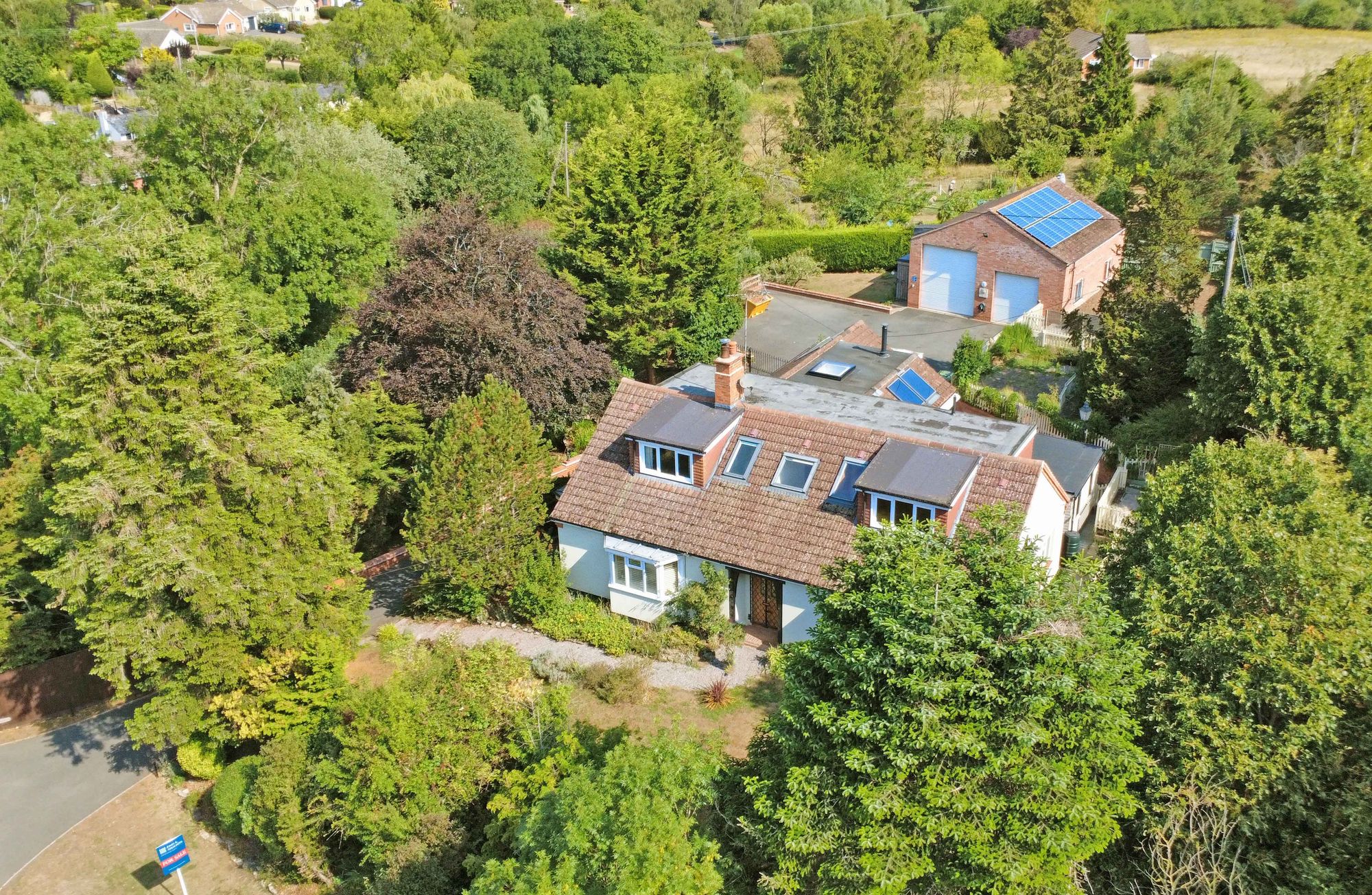 5 bed detached house for sale in Main Road, Pershore - Property Image 1