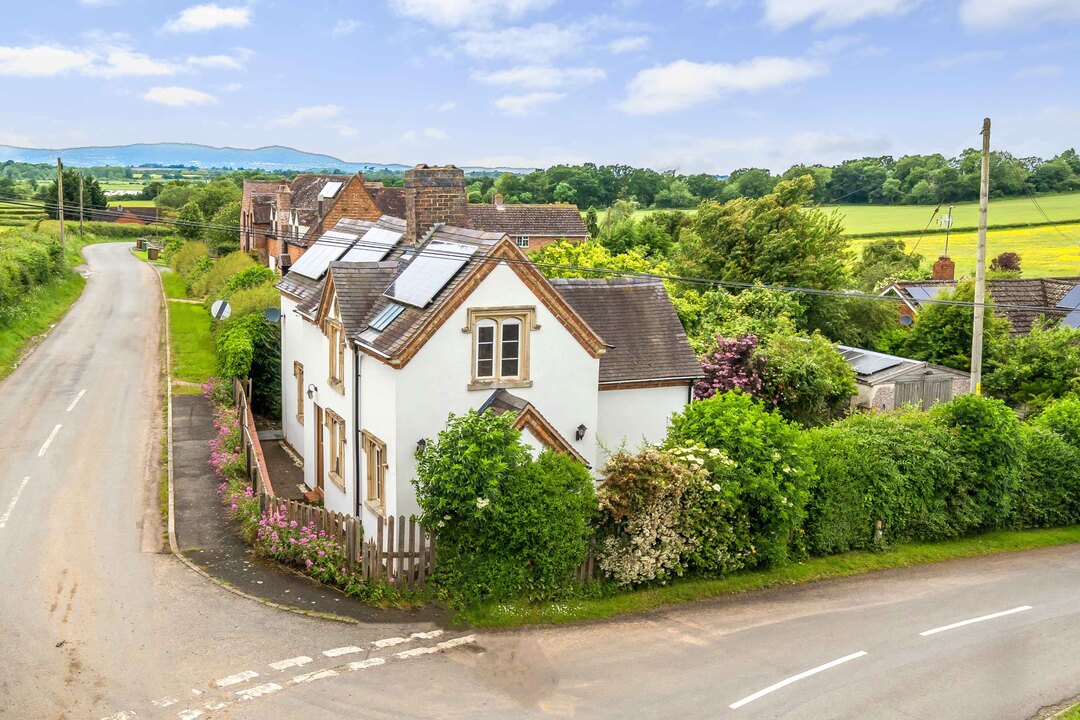 3 bed detached house for sale in Lodge Hill, Worcester  - Property Image 1