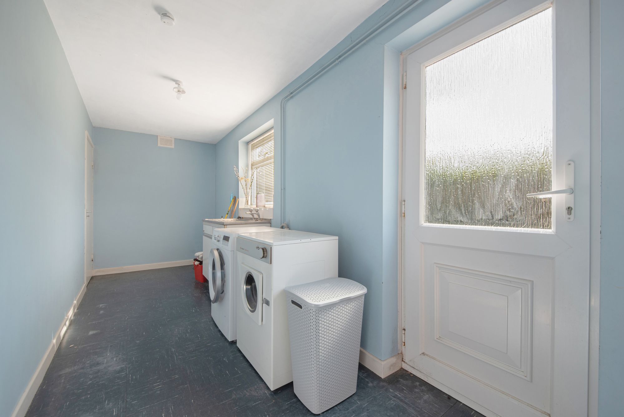 5 bed detached house for sale in Butt Furlong, Pershore 4